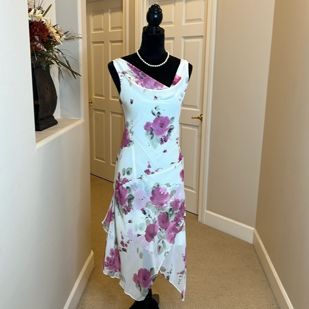 Alyn‎ Paige Floral semi sheer midi dress